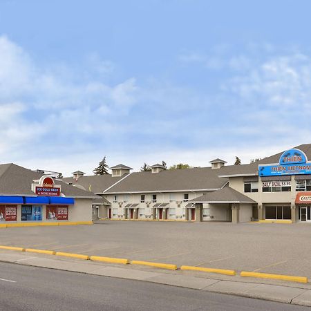 ساسكاتون Colonial Square Inn & Suites المظهر الخارجي الصورة