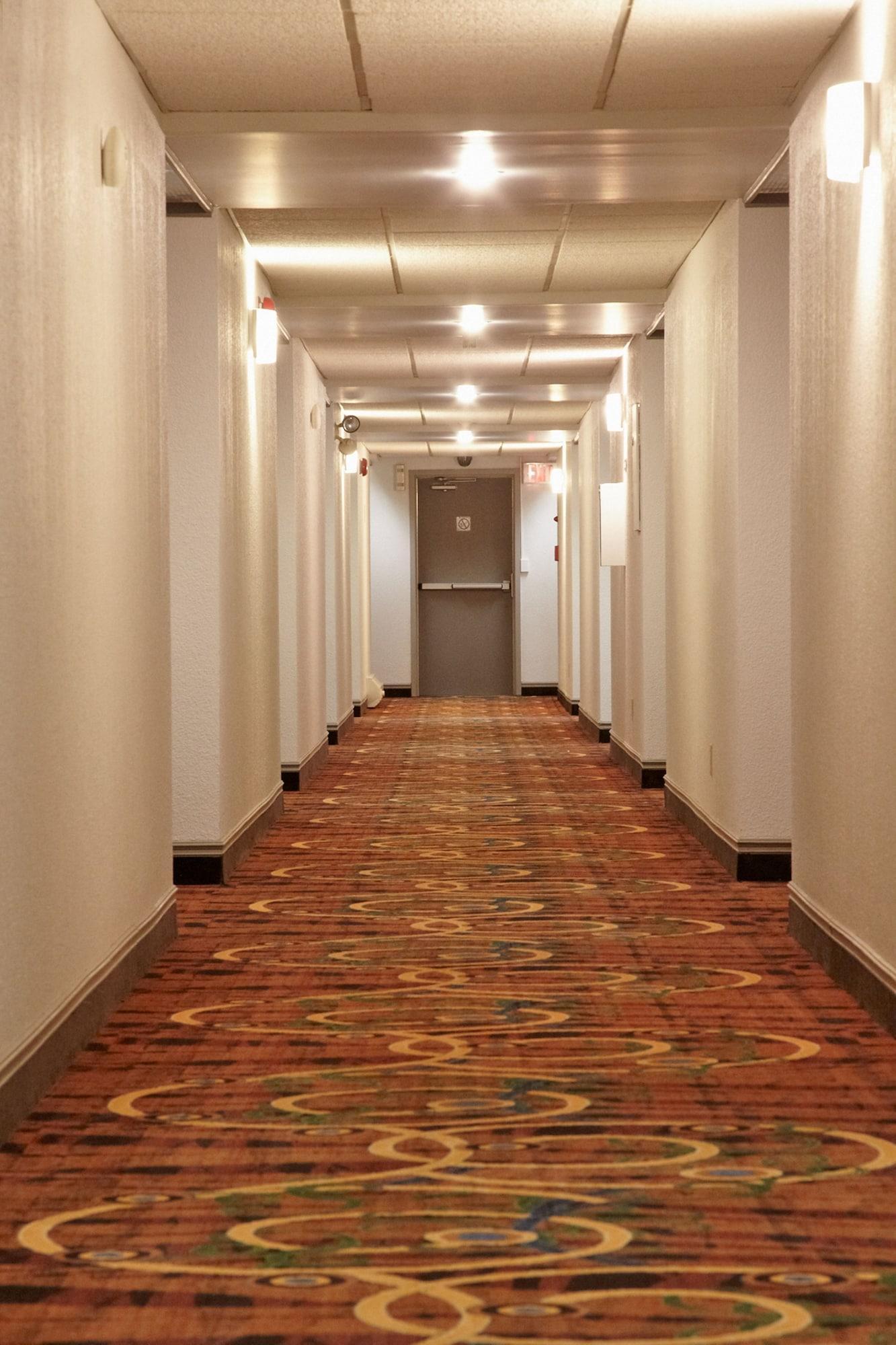 ساسكاتون Colonial Square Inn & Suites المظهر الخارجي الصورة